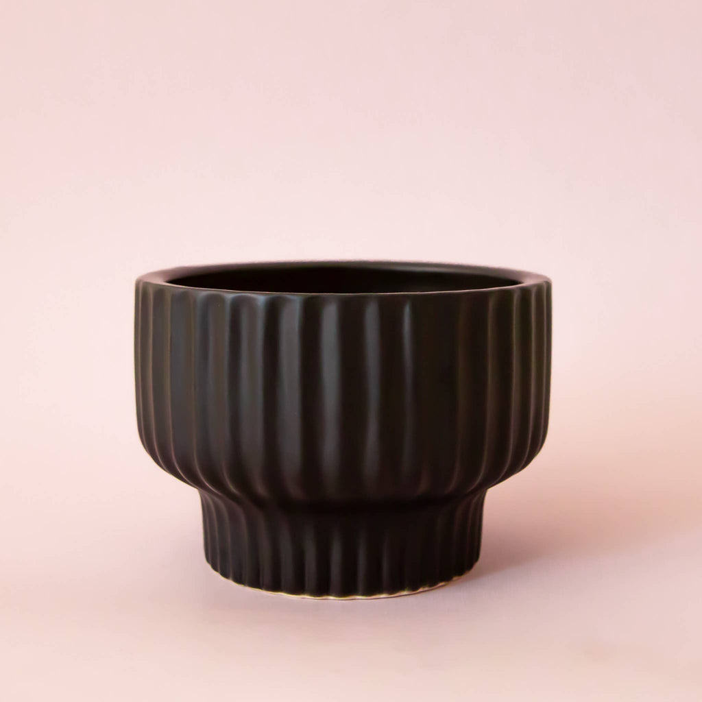 Presley Pedestal Planter - Black, 4.5"